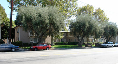 5916-5924 Hazeltine Ave in Van Nuys, CA - Building Photo - Building Photo