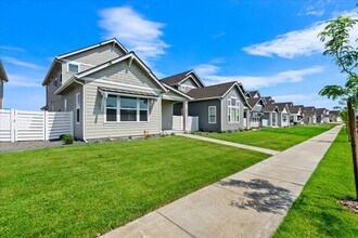 5271 E Dorado Ave in Post Falls, ID - Building Photo - Building Photo