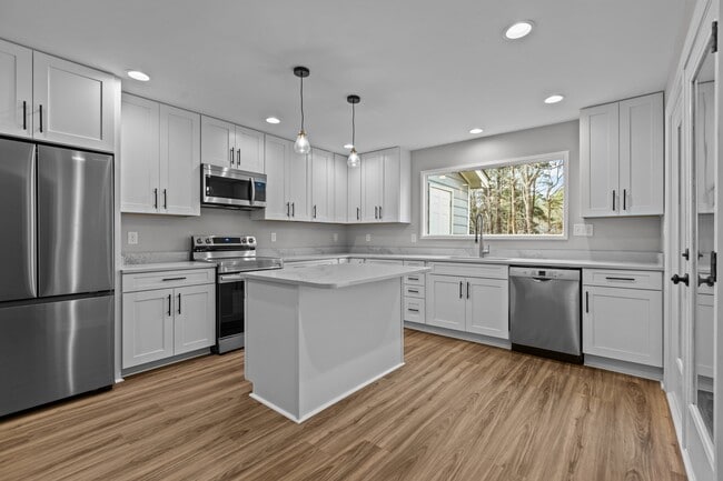 property at 5500 Fortunes Ridge Dr