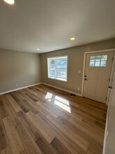 353 Meadow Dr in Circleville, OH - Foto de edificio - Building Photo