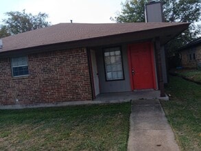 3424 Heritage Ln in Forest Hill, TX - Building Photo - Building Photo