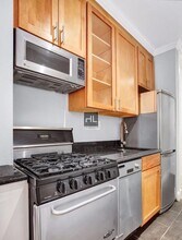 Bedford Street in New York, NY - Building Photo - Building Photo