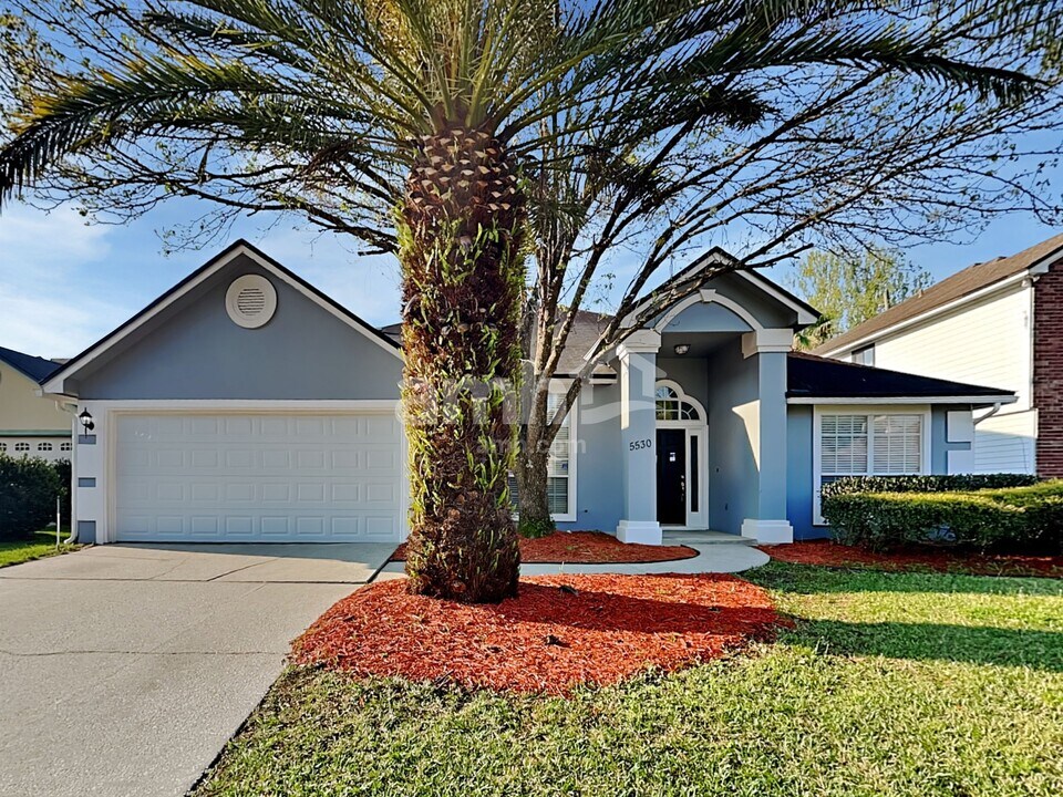 5530 Alexis Forest Ln in Jacksonville, FL - Building Photo