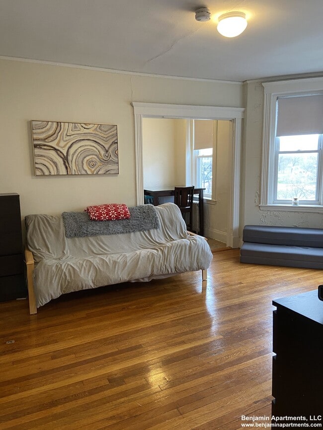 235 Park Dr in Boston, MA - Foto de edificio - Building Photo