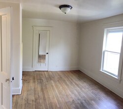 1411 Portland Ave-Unit -Upstairs in Beloit, WI - Foto de edificio - Building Photo