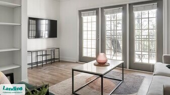 925 Canterbury Rd NE in Atlanta, GA - Building Photo