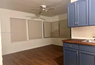 1555 Pennsylvania Ave in Miami Beach, FL - Foto de edificio - Building Photo