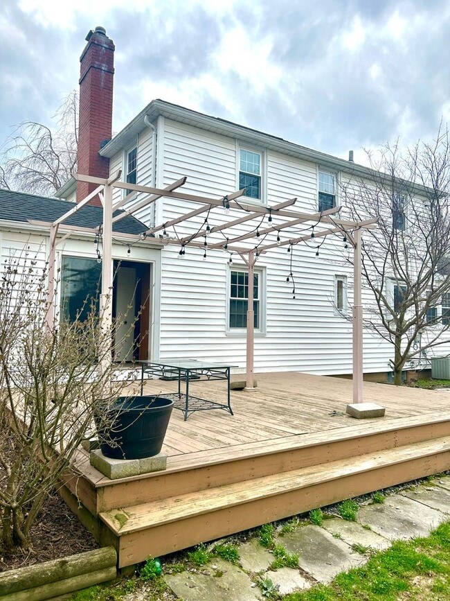 28 Chelmsford Rd in Rochester, NY - Foto de edificio - Building Photo