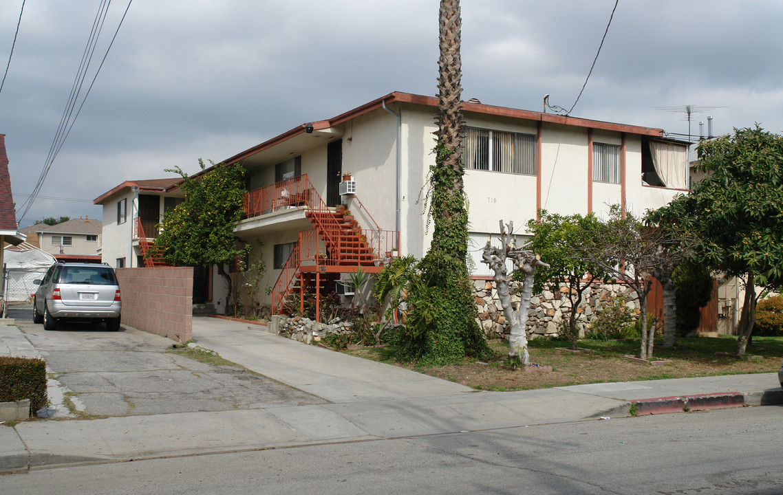 719 E Palmer Ave in Glendale, CA - Building Photo