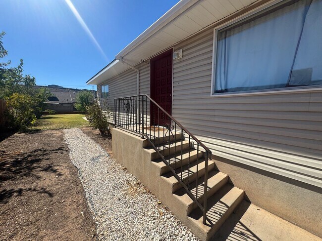 580 S 100 E in Saint George, UT - Building Photo - Building Photo