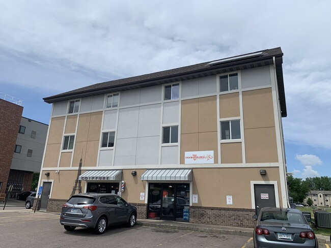 251 Bunting Ln, Unit 209 in Mankato, MN - Foto de edificio - Building Photo