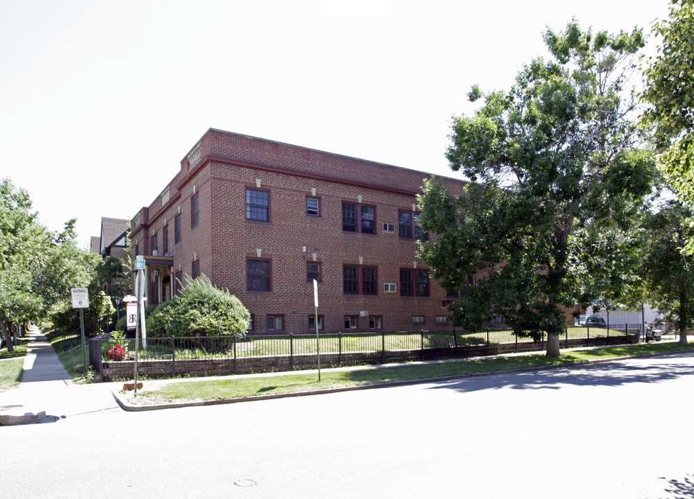 Elizabeth Apartments in Denver, CO - Building Photo