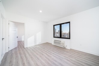 211 Baldwin Ave in Jersey City, NJ - Building Photo - Building Photo