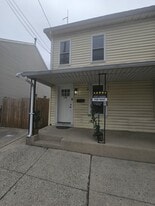 330 S 9th St in Lebanon, PA - Building Photo