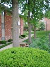 742 W Kilgore Rd, Unit 305 in Kalamazoo, MI - Building Photo - Building Photo