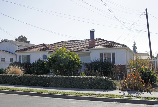 729 Medford Ave in Hayward, CA - Foto de edificio - Building Photo