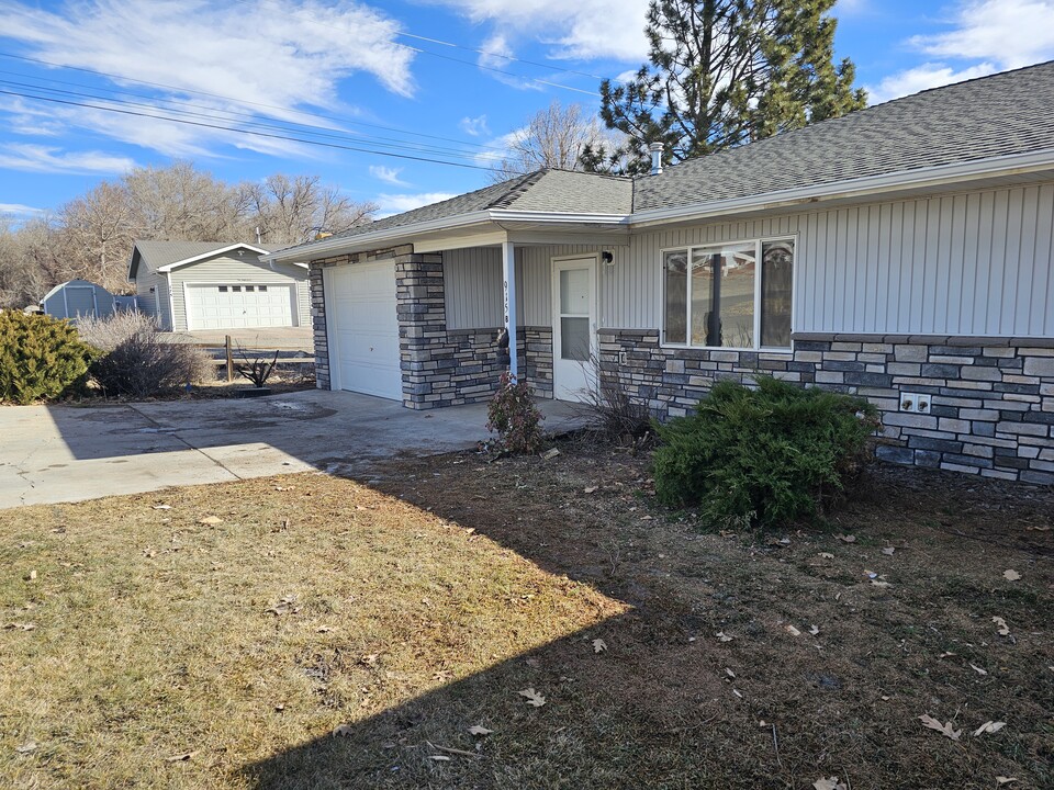 915 NW Ash Ave in Cedaredge, CO - Building Photo