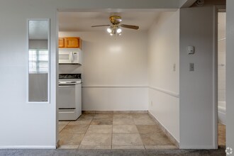 2811 Parkman Rd NW in Warren, OH - Building Photo - Building Photo