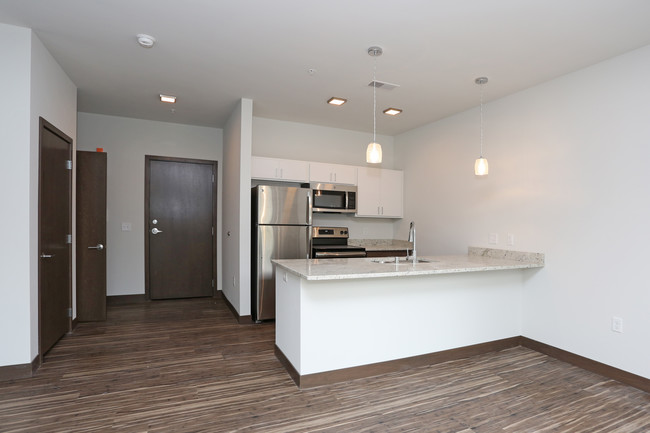 700 East Apartments in Madison, WI - Building Photo - Interior Photo