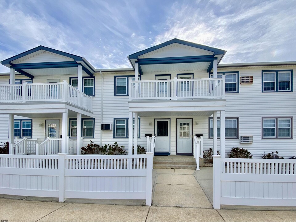 300 5th St S-Unit -D in Brigantine, NJ - Foto de edificio