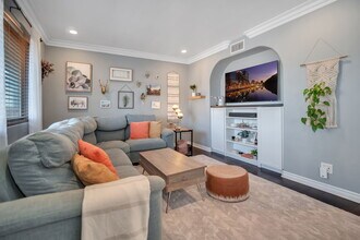 2736 B St, Unit 204 in San Diego, CA - Foto de edificio - Building Photo