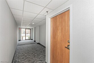 26101 Village Ln in Beachwood, OH - Building Photo - Building Photo