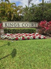 8666 SW 114th Pl in Miami, FL - Foto de edificio - Building Photo