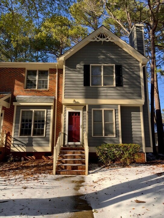 164 Winners Cir in Cary, NC - Building Photo