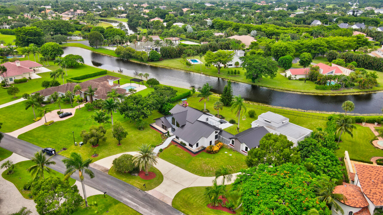10385 Avenida Del Rio in Delray Beach, FL - Foto de edificio