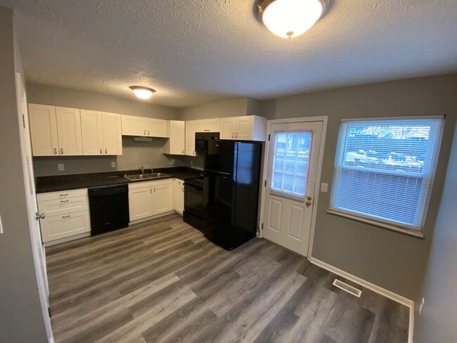 7378 Chaparral Rd in Columbus, OH - Building Photo - Building Photo