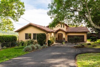 452 Chestnut Ave in Sonoma, CA - Building Photo - Building Photo