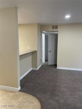 5180 Indian River Dr in Las Vegas, NV - Building Photo - Building Photo