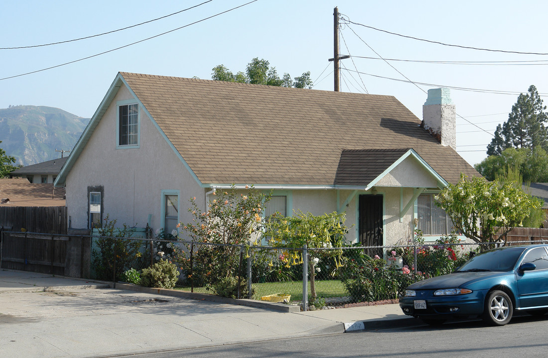 1160 Richmond Rd in Santa Paula, CA - Building Photo