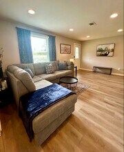 1679 Lisbon Dr SW in Atlanta, GA - Building Photo - Building Photo