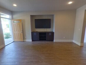 325 NW 21st St in Corvallis, OR - Foto de edificio - Building Photo