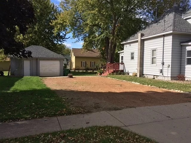 310 1st St So in Winsted, MN - Building Photo - Building Photo