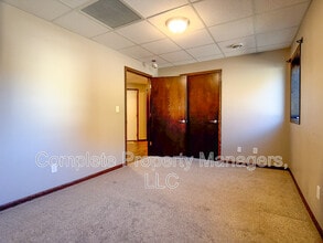 101 S Harrison St in Lake Mills, IA - Building Photo - Building Photo