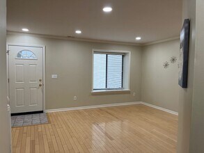 1522 STREAMWOOD, 20 in Rochester Hills, MI - Building Photo - Building Photo