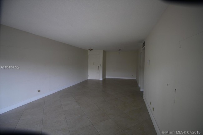 8107 SW 72nd Ave-Unit -215E in Miami, FL - Building Photo - Building Photo