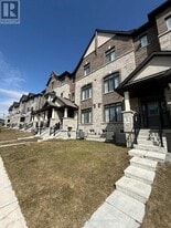 7 Verbena St in East Gwillimbury, ON - Building Photo