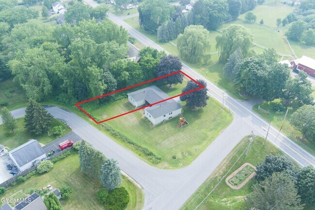 314 Goode St in Burnt Hills, NY - Building Photo - Building Photo