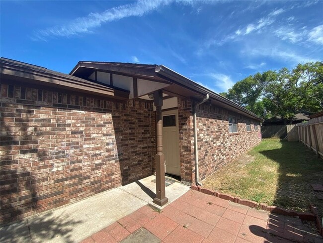 25 Tradewinds Dr in Galveston, TX - Building Photo - Building Photo