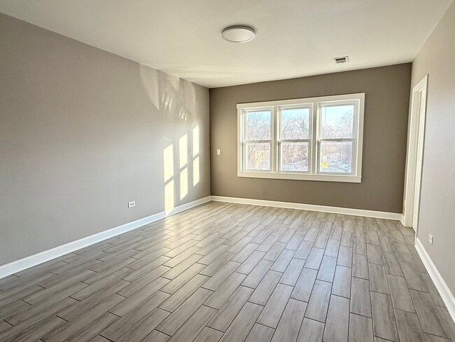 2608 W Fullerton Ave in Chicago, IL - Building Photo - Building Photo