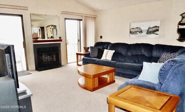 102 Jeanne Dr in Stafford Township, NJ - Building Photo - Building Photo
