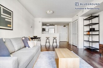 400 8th St NW-Unit -FL4-ID422 in Washington, DC - Building Photo - Building Photo