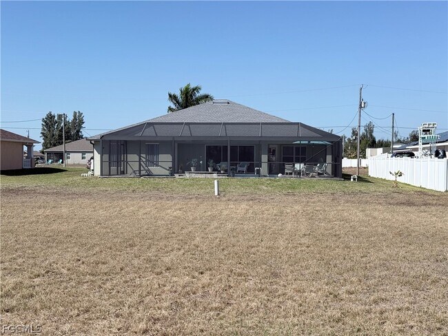 1019 NW 24th Pl in Cape Coral, FL - Building Photo - Building Photo
