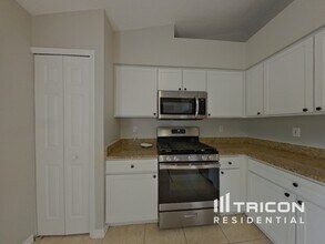 12008 Woodglen Cir in Clermont, FL - Building Photo - Building Photo