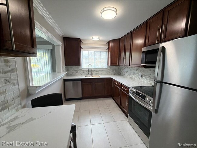 3551 W 14 Mile Rd in Royal Oak, MI - Building Photo - Building Photo