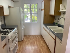 4692 Carpinteria Ave, Unit #18 in Carpinteria, CA - Building Photo - Building Photo