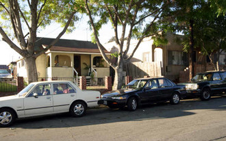 623-627 W Sepulveda St Apartments